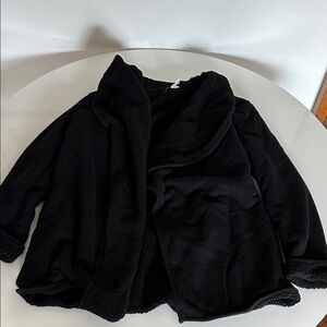 GAP Maternity  Women's Black sweatshirt Jacket size small . Full fleece  lined.
